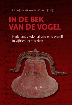 In de bek van de vogel